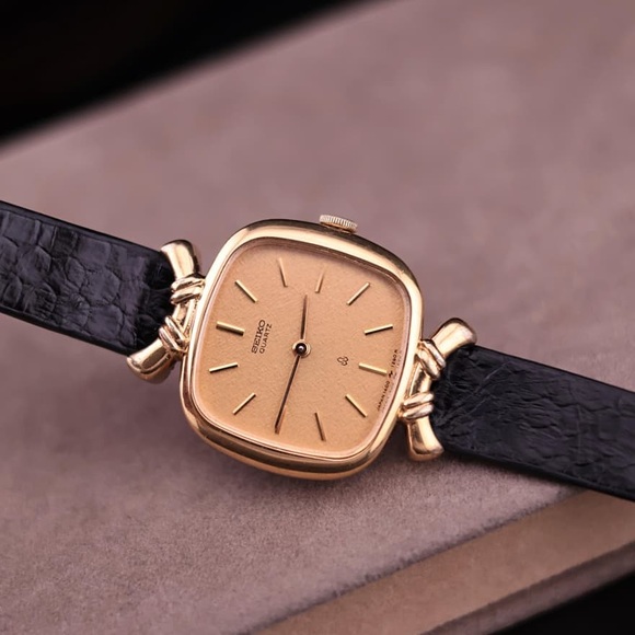 Seiko Accessories - Vintage Rare 1989 Seiko Quartz 1400-5780
Women’s Dress Watch
Gold-Plated Case